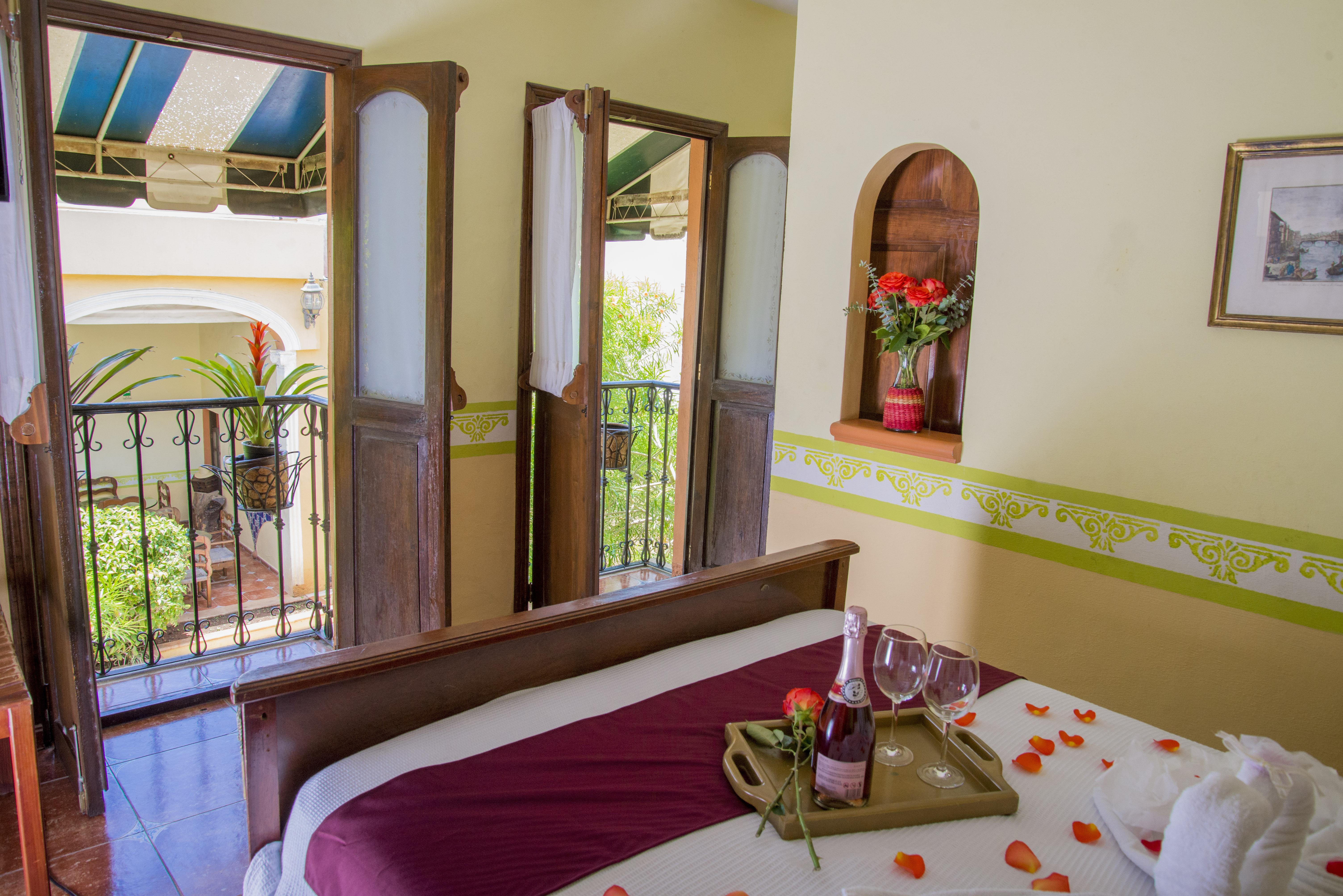 Hotel Casa De Columnas 4*